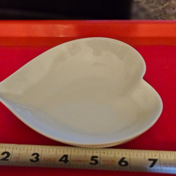 white shaped heart dish Limoges France - Picture 3 of 5
